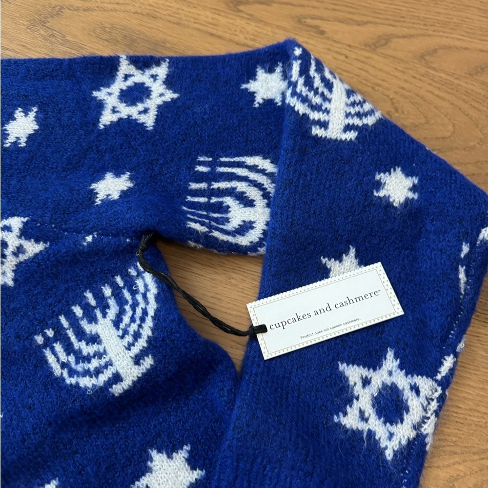 Cupcakes & Cashmere Hanukkah Chanukah Holiday Sweater - NWT - Blue & White - Picture 2 of 7